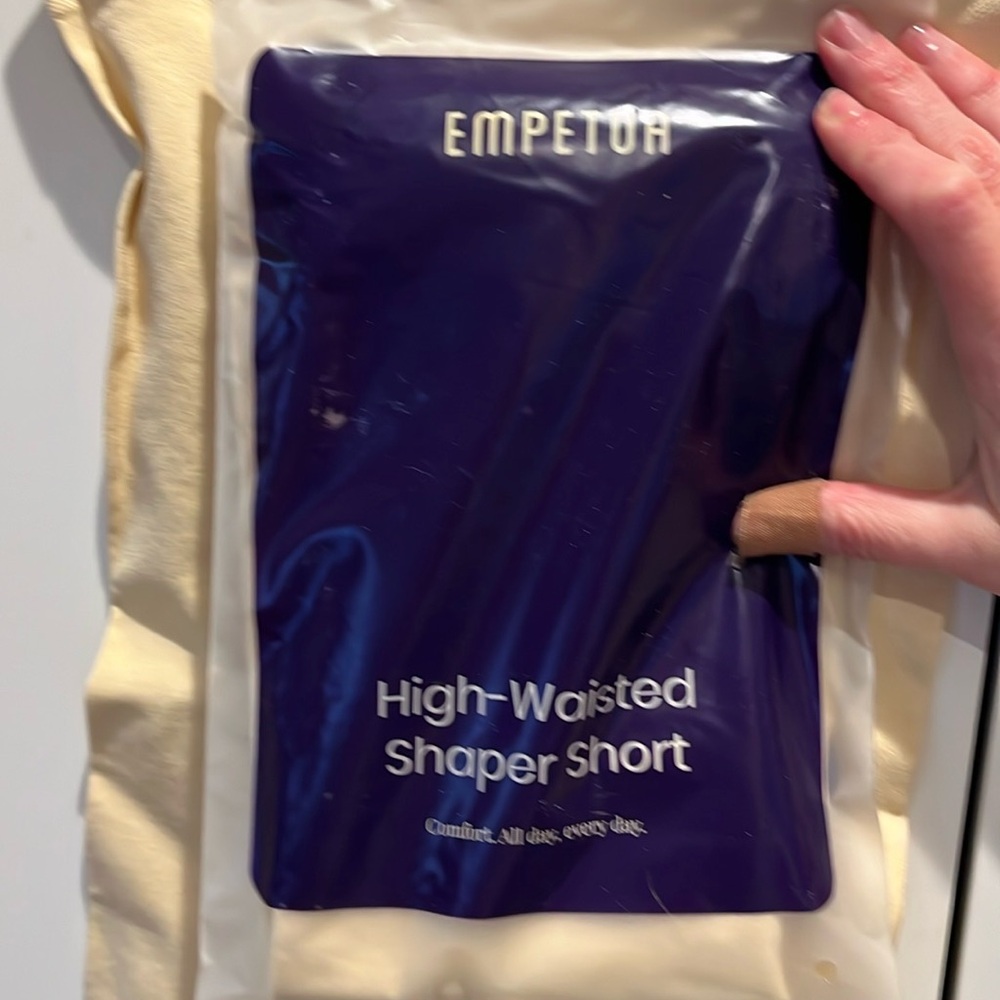 NWT Empetua High Waisted Shaper Short Size L